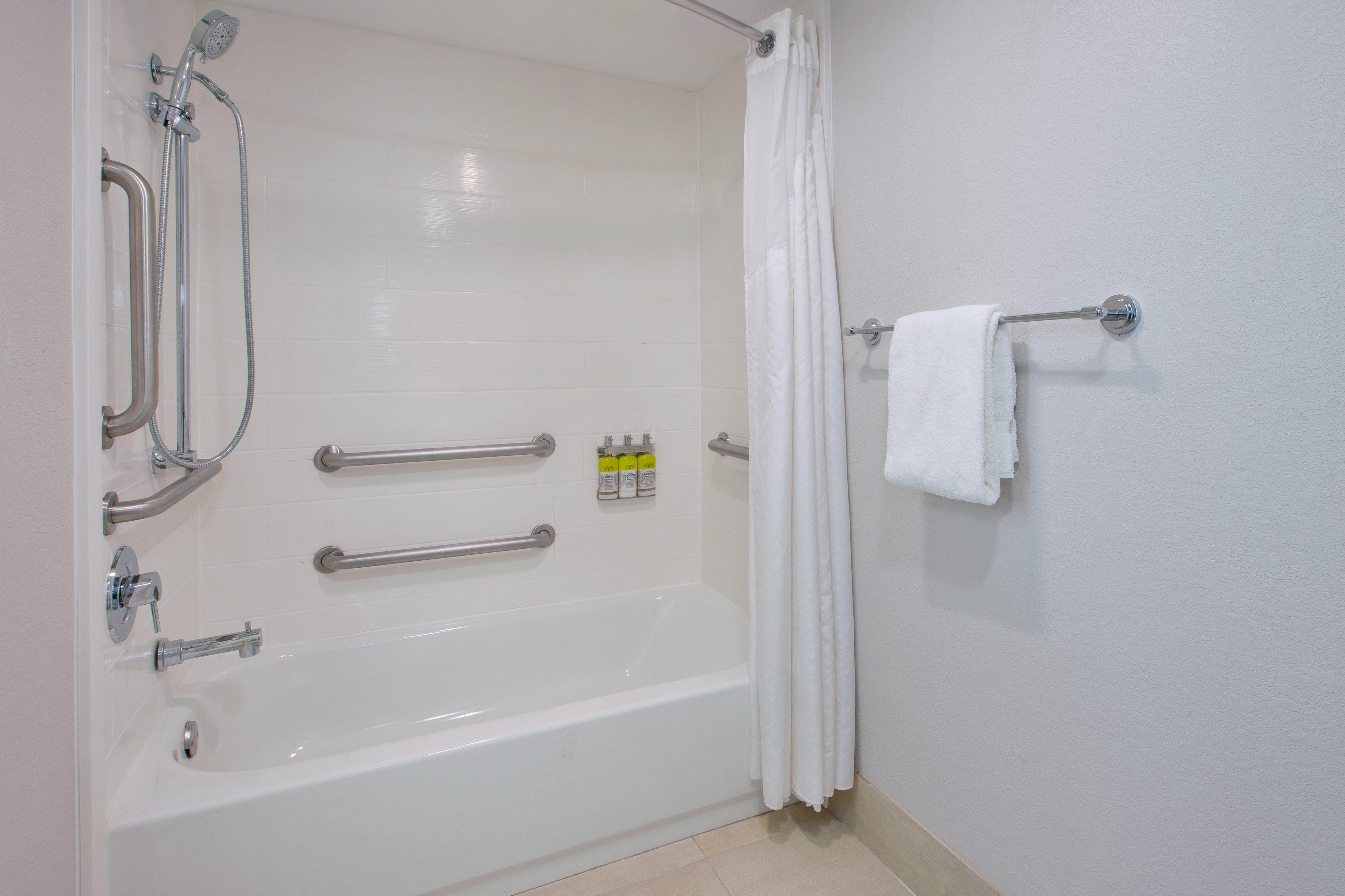 Holiday Inn Express Fairfax-Arlington Boulevard By Ihg Bagian luar foto