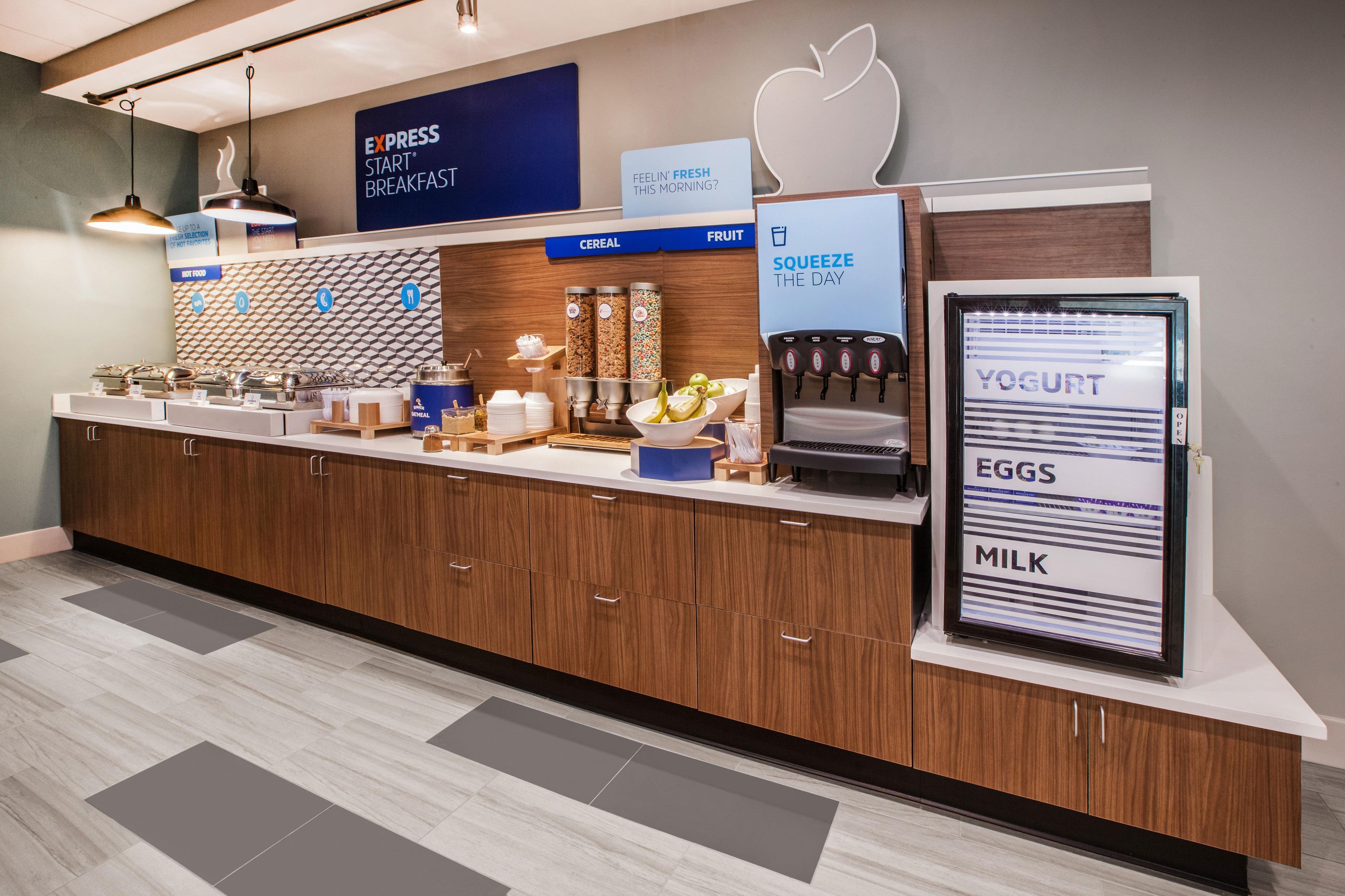 Holiday Inn Express Fairfax-Arlington Boulevard By Ihg Bagian luar foto