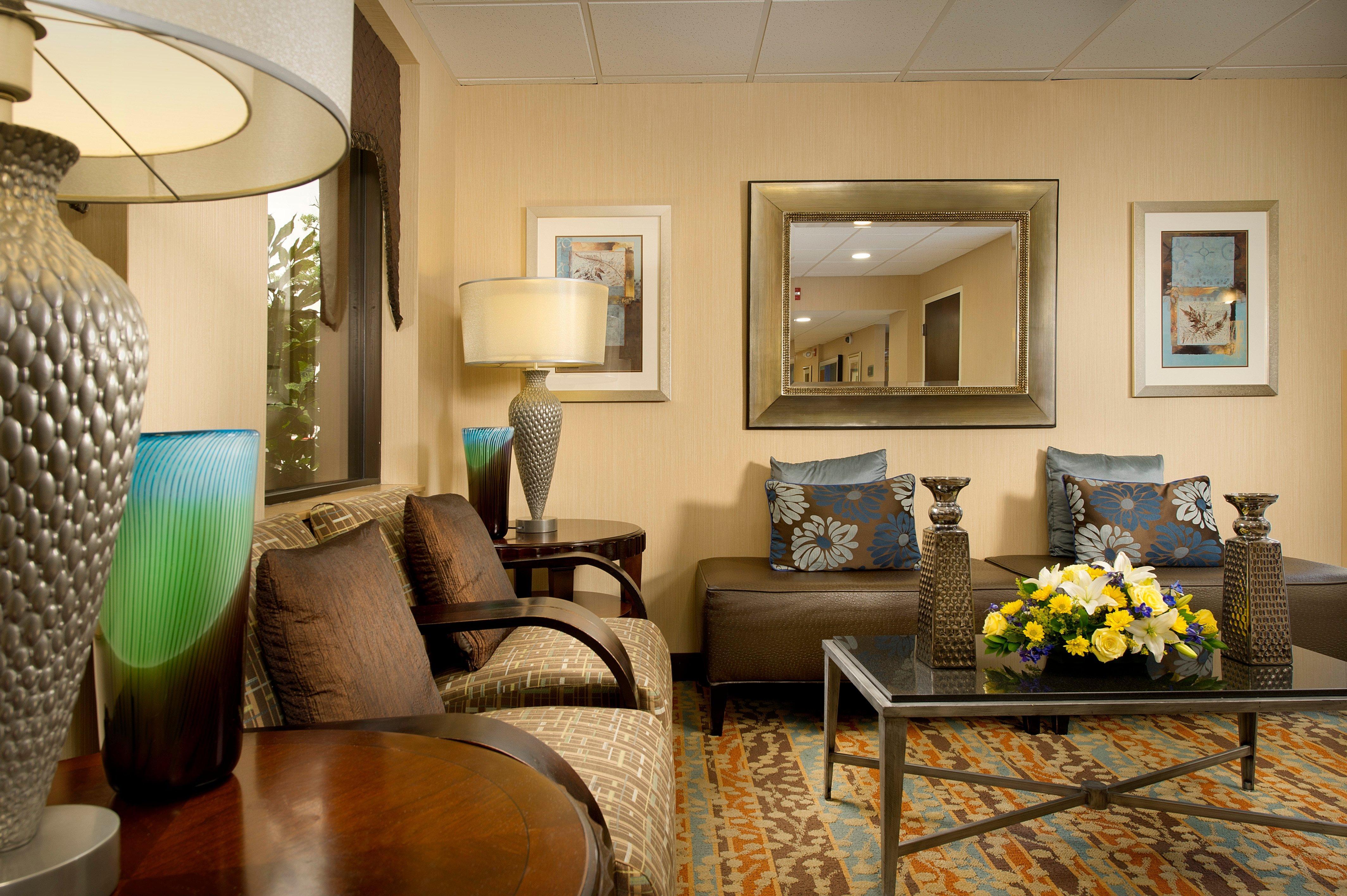 Holiday Inn Express Fairfax-Arlington Boulevard By Ihg Bagian luar foto